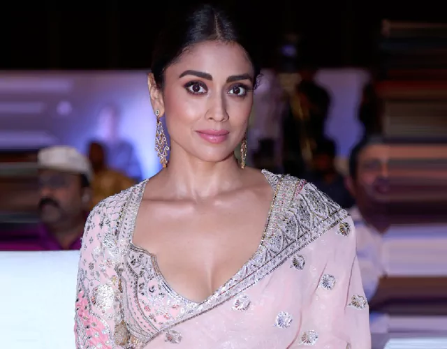 Shriya Saran Glamorous Photos